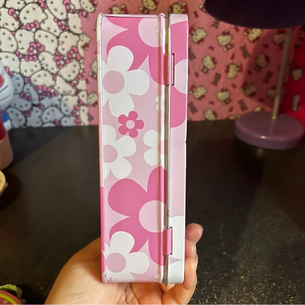 Hello Kitty Tin Box - Picture 4 of 9